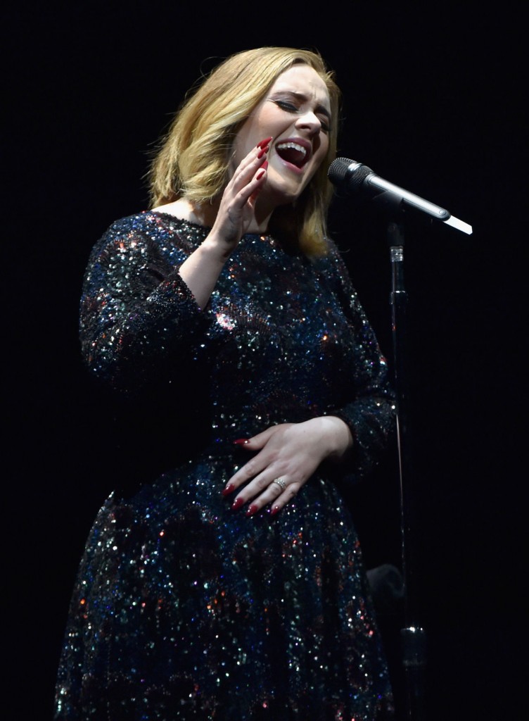 gallery-1458079795-adele-at-the-o2